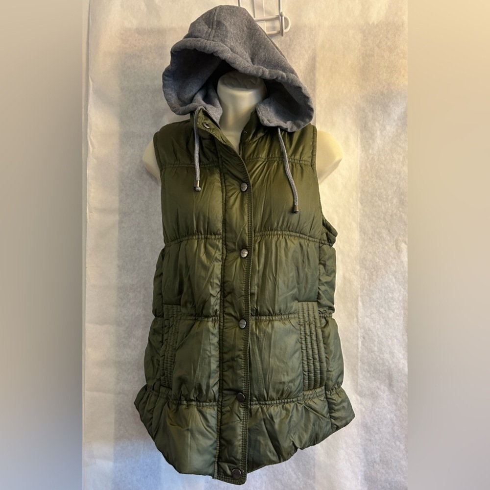 Indigo Saints Olive Green Hooded Puffer Vest with‎ removable hood Sz-M. BB12